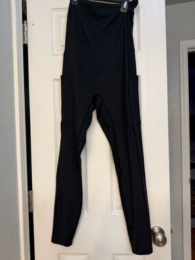 Black Poshdivah Maternity Performance Leggings with Side Pockets